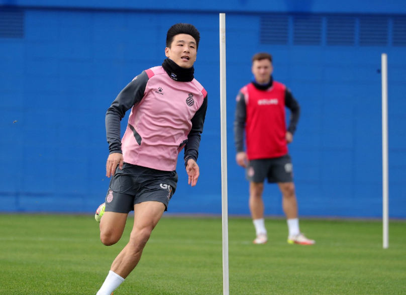 开云体育安全-窗口期西汉姆备战国王杯;强势反弹细节曝光;信心回归;球队文化再被提及(李汉军被罢免后的动向)